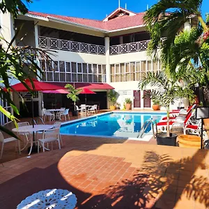 *** Hotel Altamont Court Jamaica